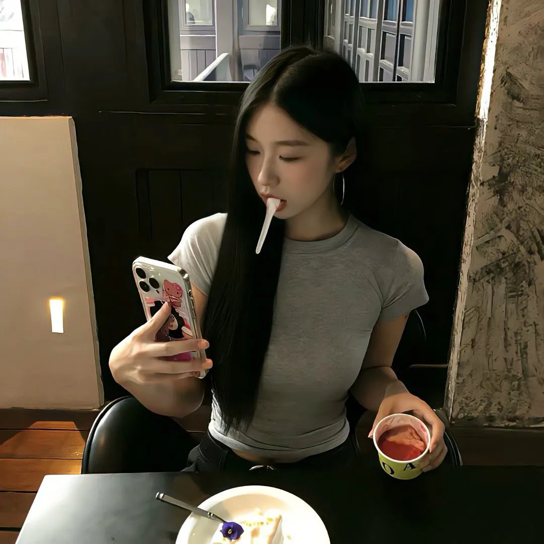 窗外是蓝星